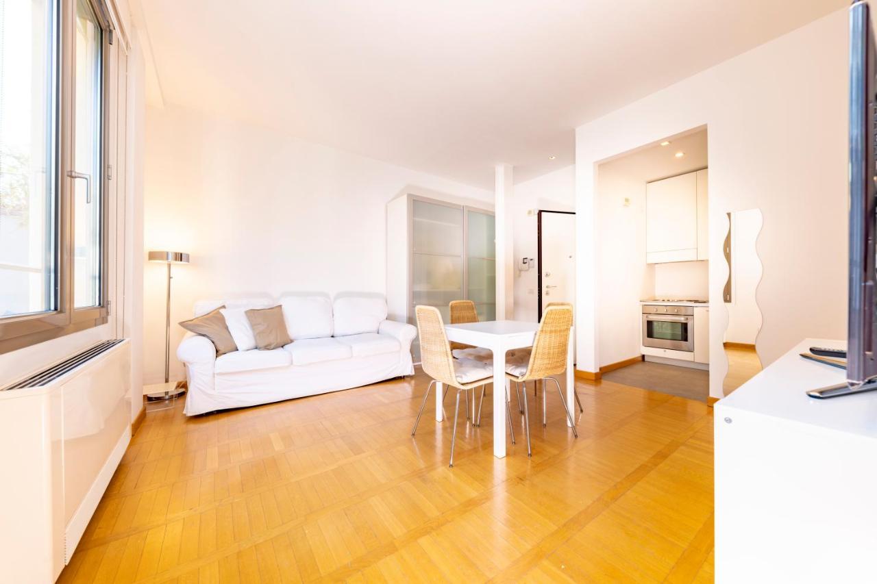 Luxury 1 Bedroom Navigli Loft Milan Exterior photo